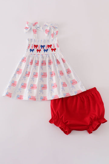 Adorable bow embroidery smocked bloomer set with pastel colors, perfect for spring outings.