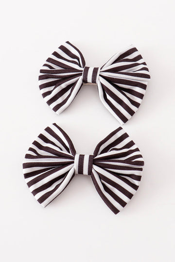 π Black stripe piggie hair bow (100% off)