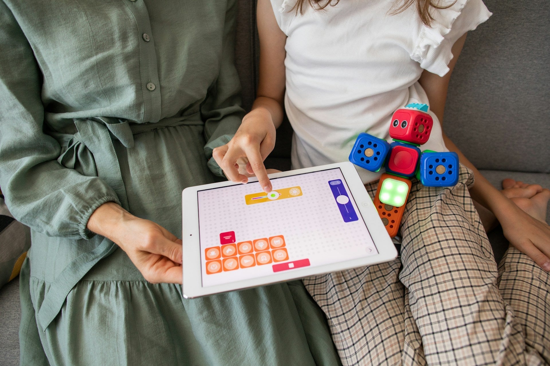 6 Card Games Which Are Really Easy to Play with Kids for Family Fun