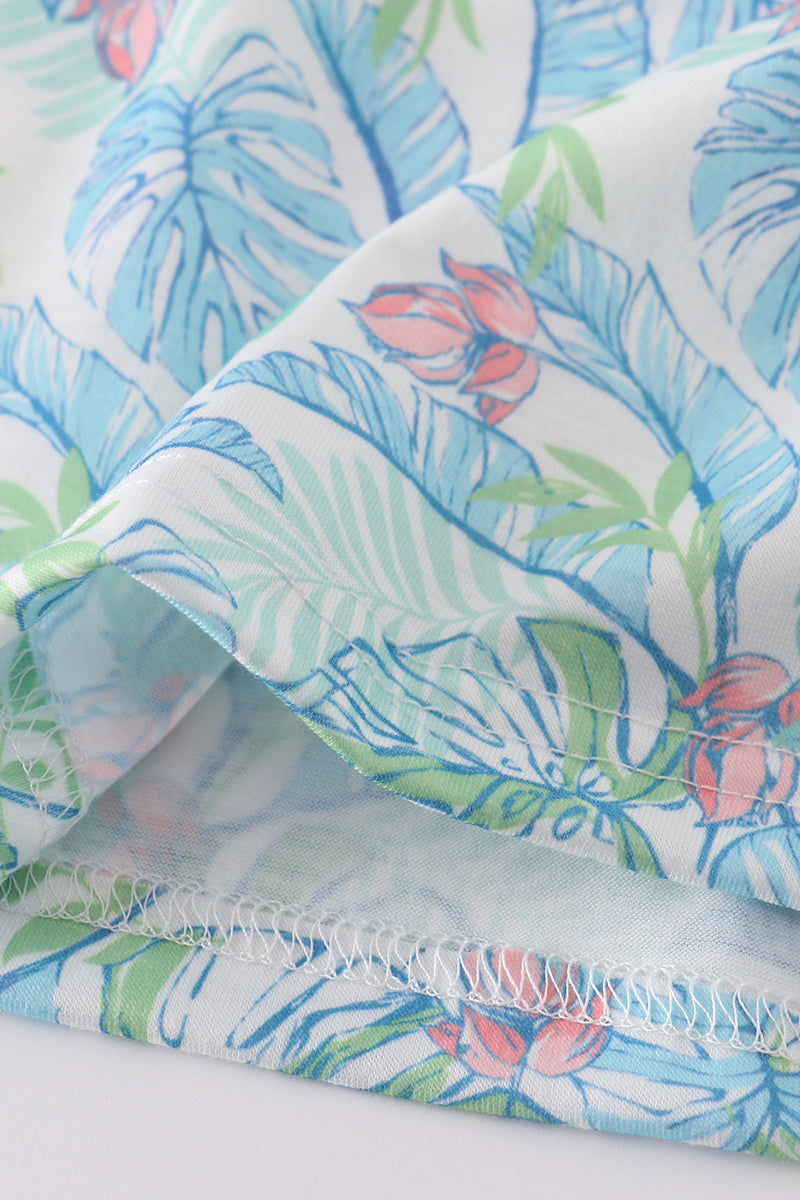 Tropical rainforest plant print kids' set with vibrant green and blue leaves.