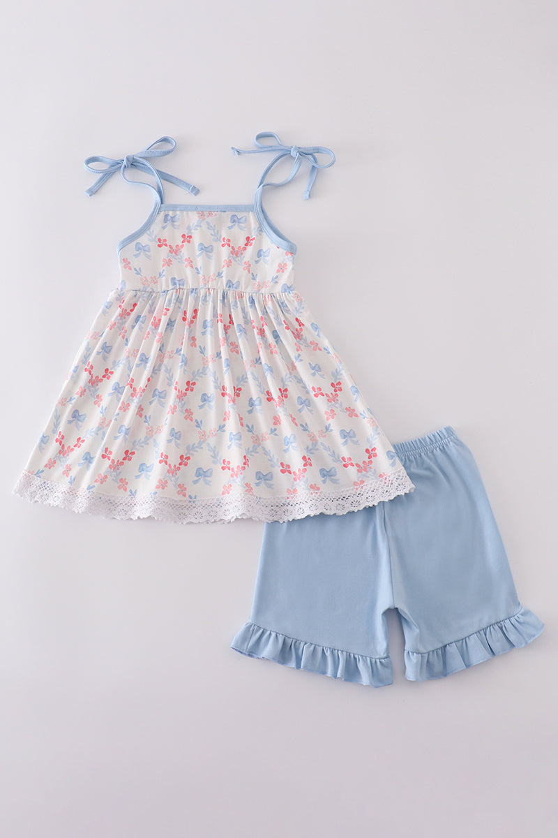 Adorable blue bow lattice print set for kids, perfect for playful days.