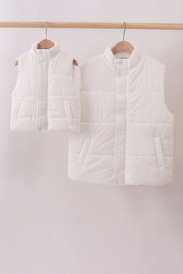 White mom&me puffer vest
