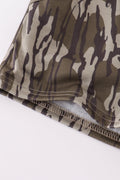 Camouflage print shorts with elastic waistband, perfect for playful outdoor adventures.