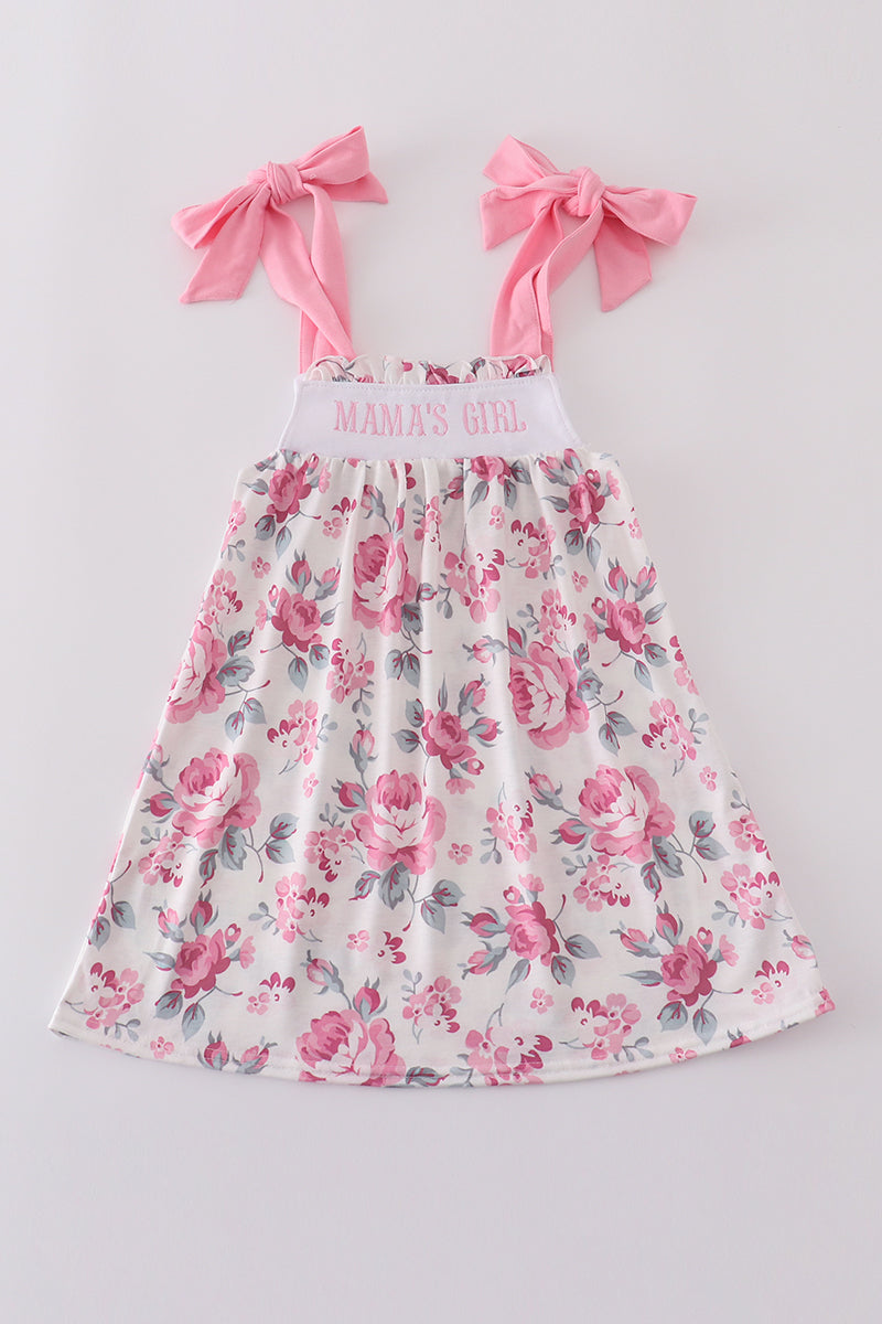 Pink floral dress with "MAMA'S" embroidery, perfect for playful spring outings.