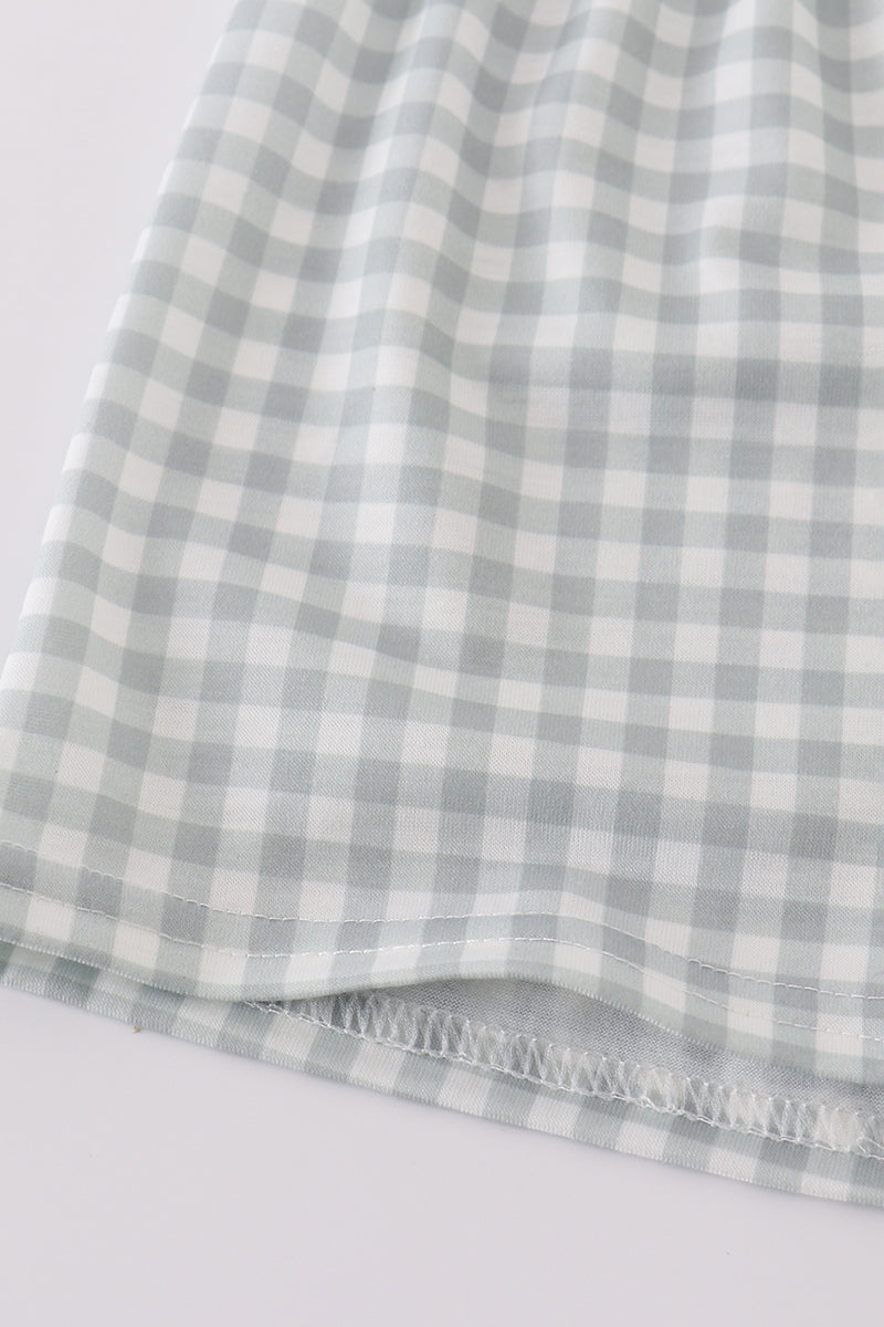 Green boy's outfit with playful chicken applique, perfect for casual playtime.