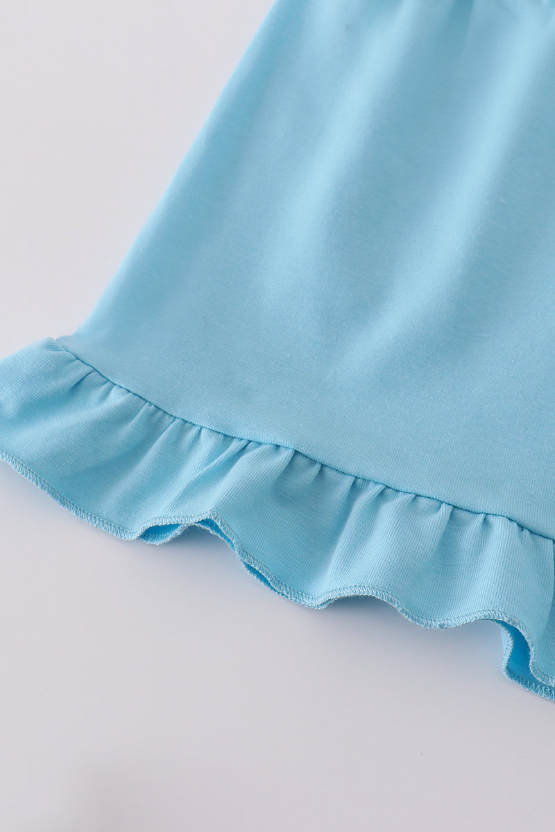 Blue petal meadow embroidery girl set: floral-patterned top and matching shorts.