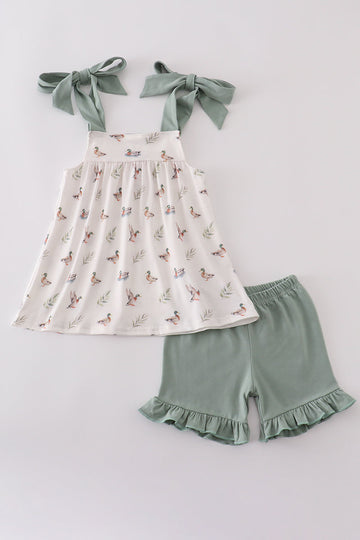 Green duck print set: cozy kids' outfit with playful duck pattern. Perfect for playtime.