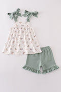 Green duck print set: cozy kids' outfit with playful duck pattern. Perfect for playtime.