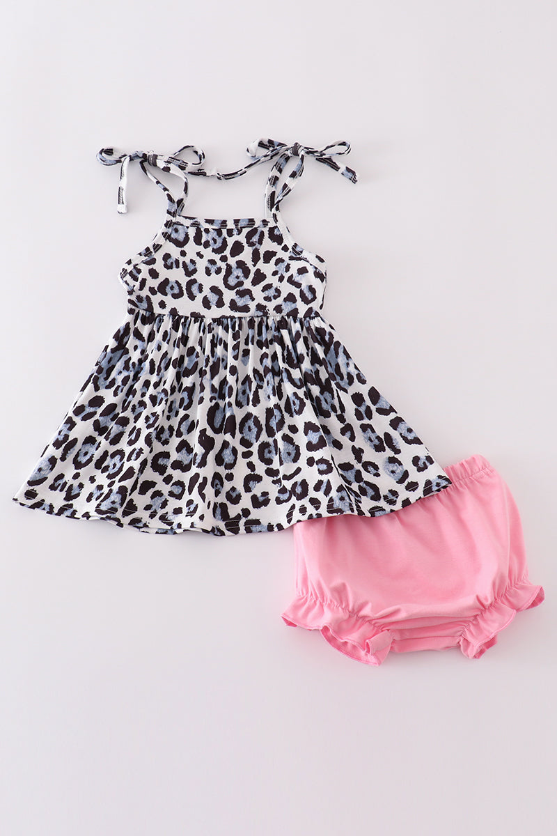 Pink leopard bloomer set with ruffled edges, perfect for playful outings.