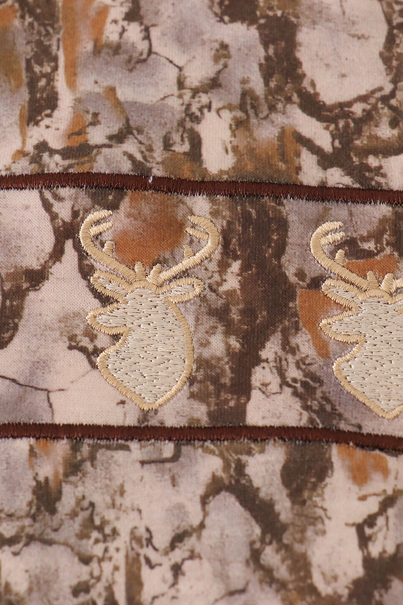 Brown shorts set with three embroidered deer, perfect for playful, cozy days.