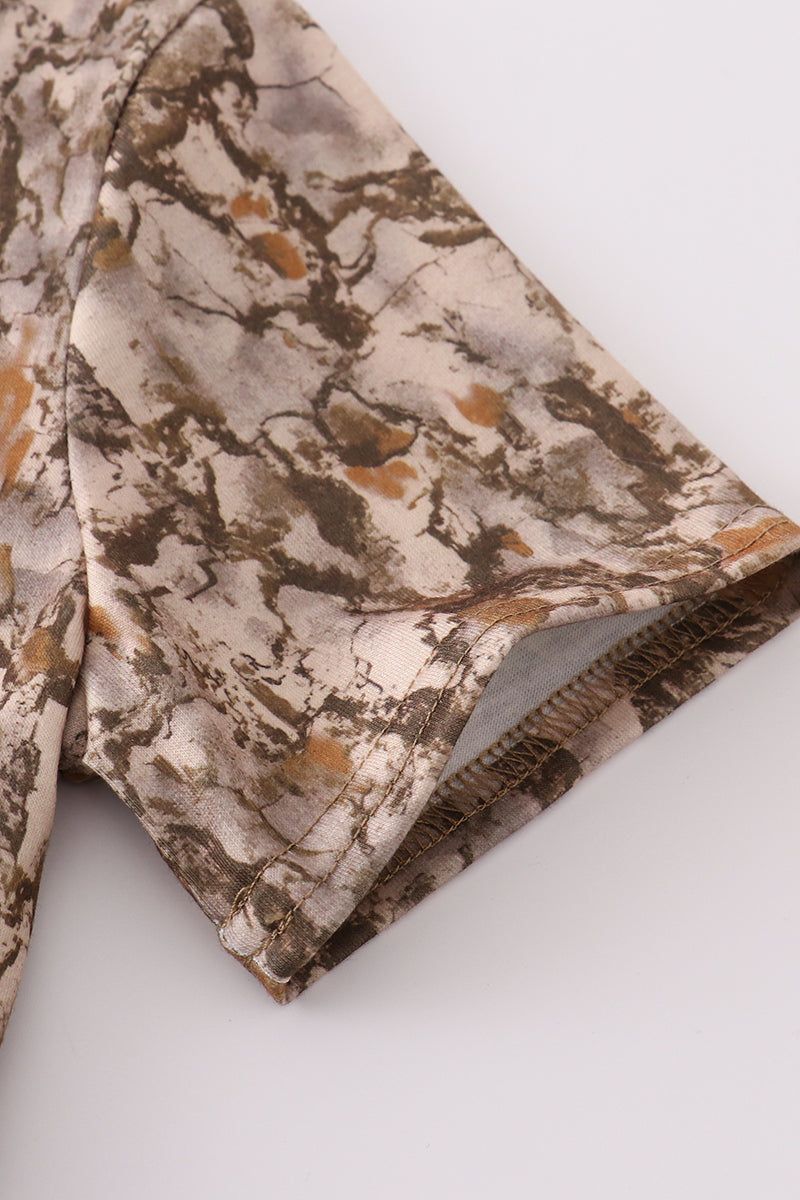 Brown shorts set with three embroidered deer, perfect for playful, cozy days.